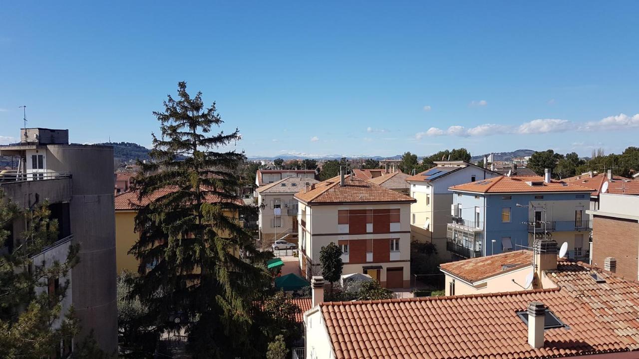 Comfort House Pesaro Kültér fotó